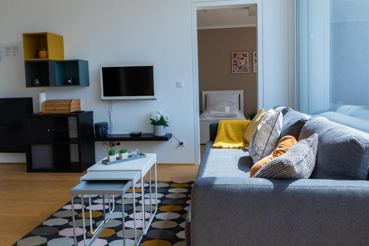 Maureen Lovely 2 Bedroom Unit With Community Pool Wien Eksteriør bilde