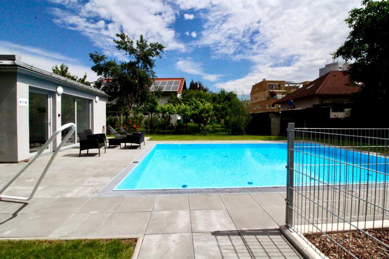 Maureen Lovely 2 Bedroom Unit With Community Pool Wien Eksteriør bilde